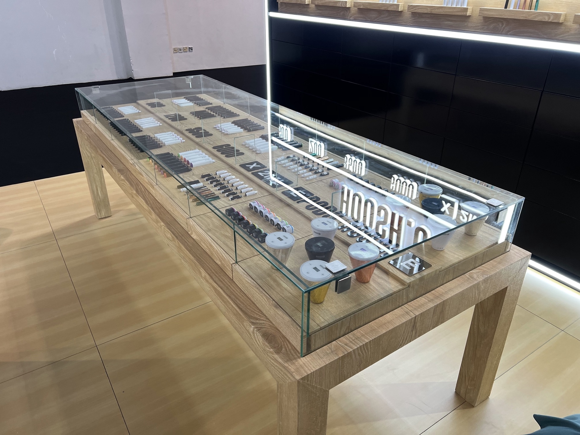 Consumer Electronics Brand World of Vape — photo 3